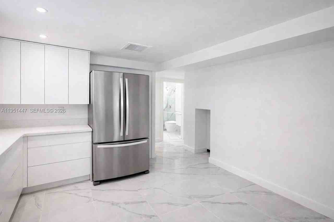 236 Ne 55th Ter #236 - Photo 6 of 10