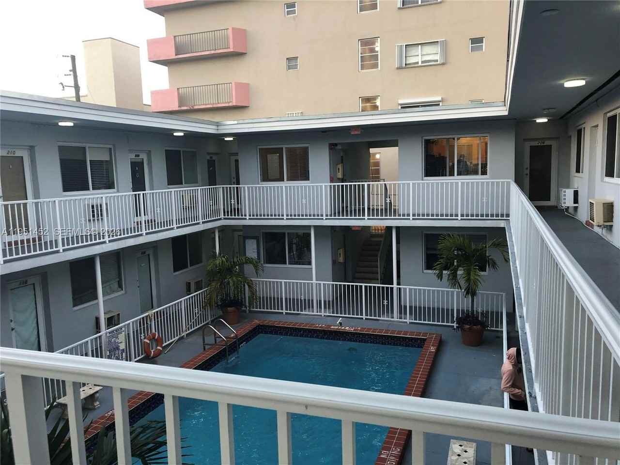 305 69th St #205 - Photo 2 of 10