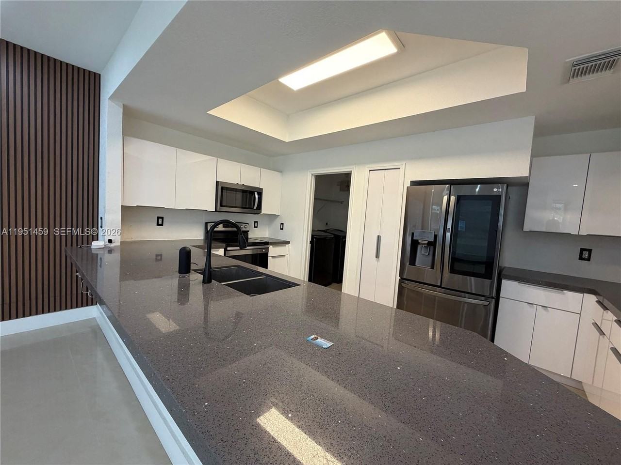 8415 Nw 108th Pl - Photo 7 of 18