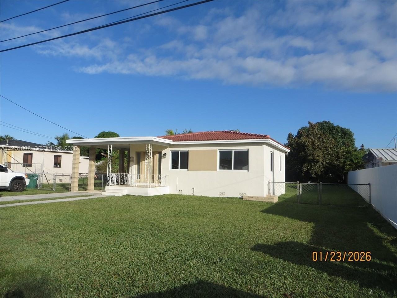 7435 Sw 22nd St - Photo 2 of 22