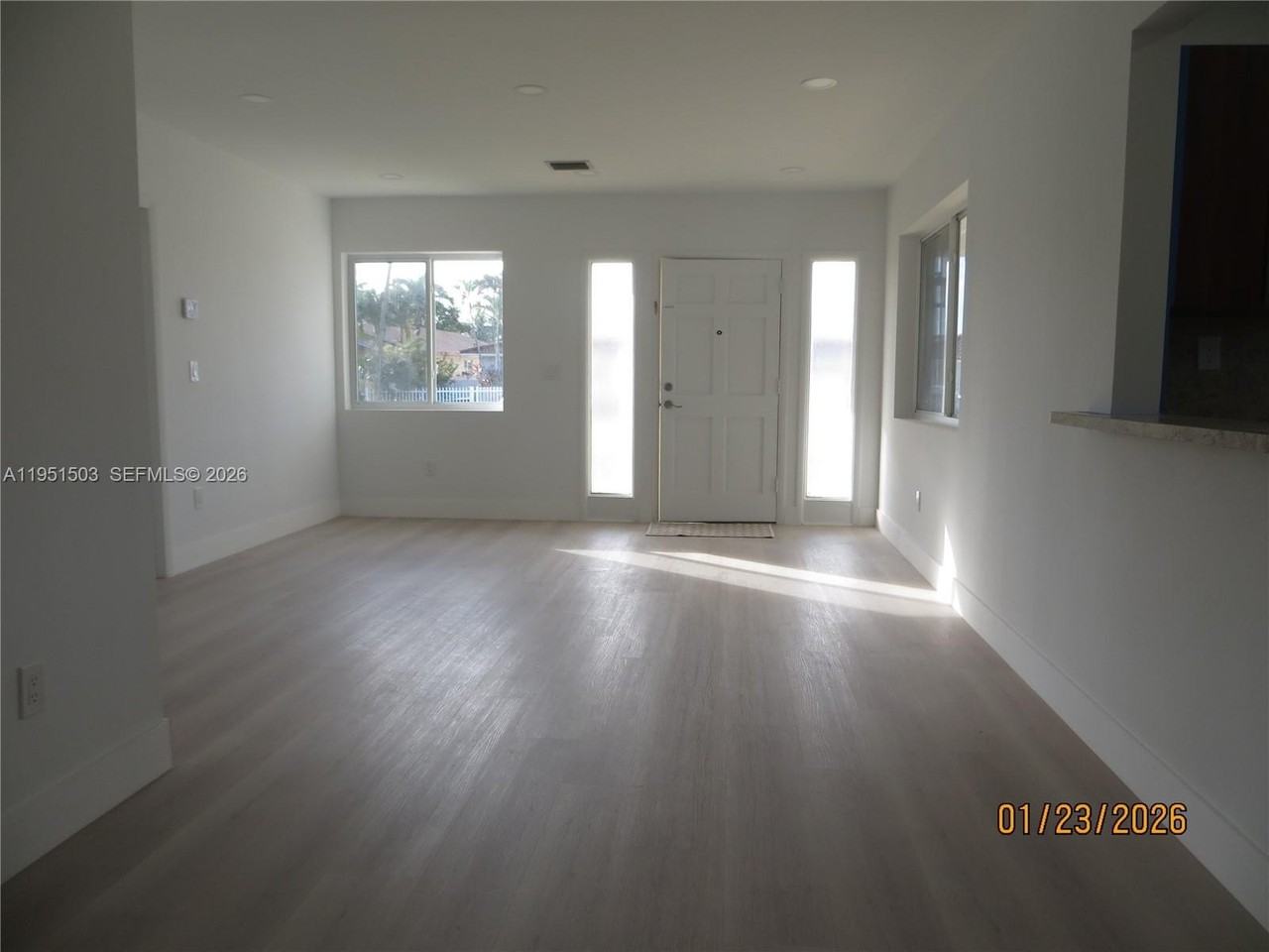 7435 Sw 22nd St - Photo 4 of 22