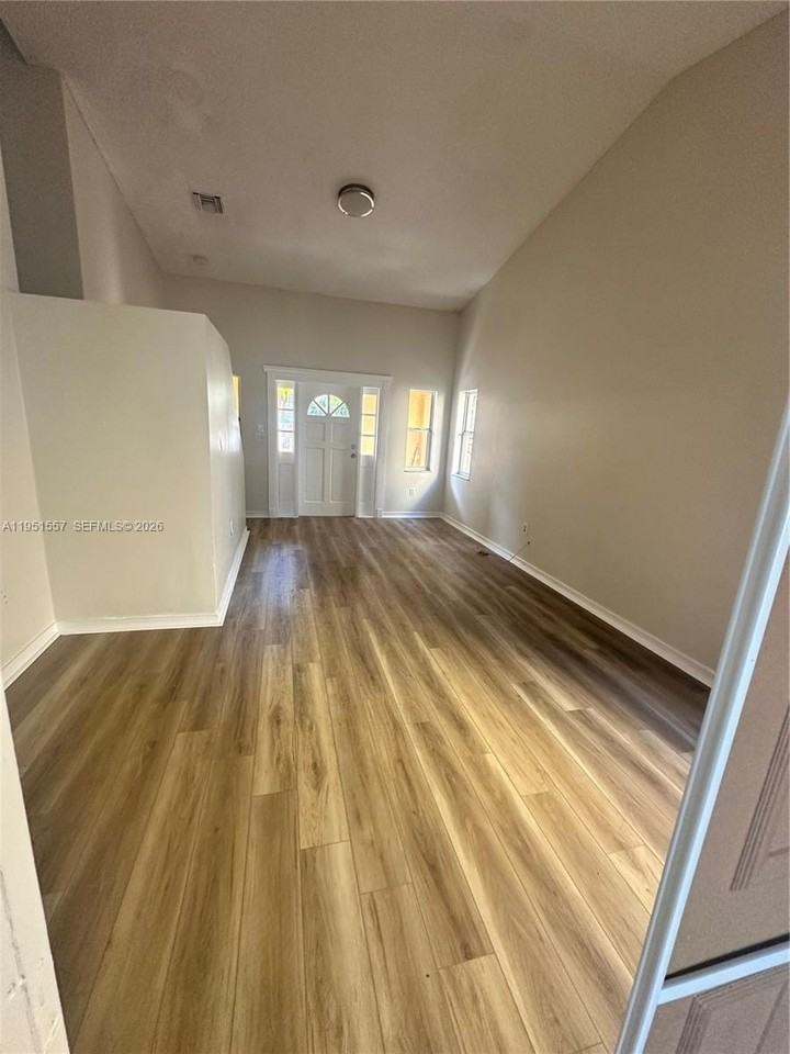 27347 Sw 117th Pl - Photo 2 of 35