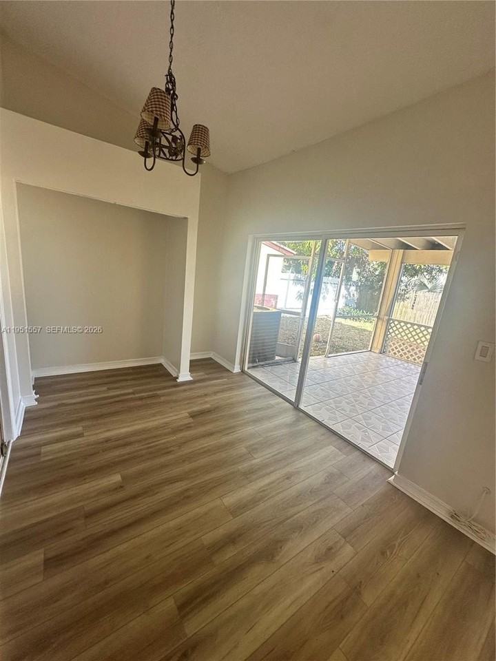 27347 Sw 117th Pl - Photo 3 of 35