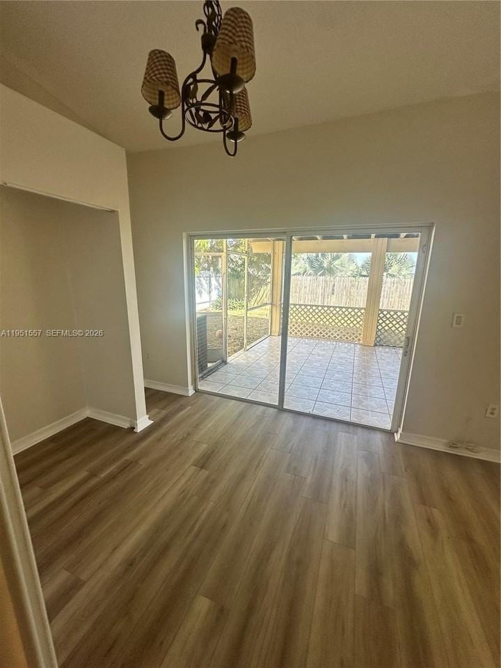 27347 Sw 117th Pl - Photo 4 of 35