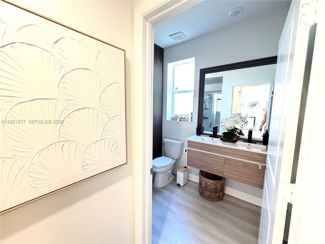 2661 Se 24th Ct - Photo 6 of 38