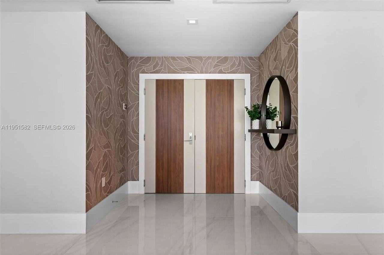 330 Sunny Isles Blvd