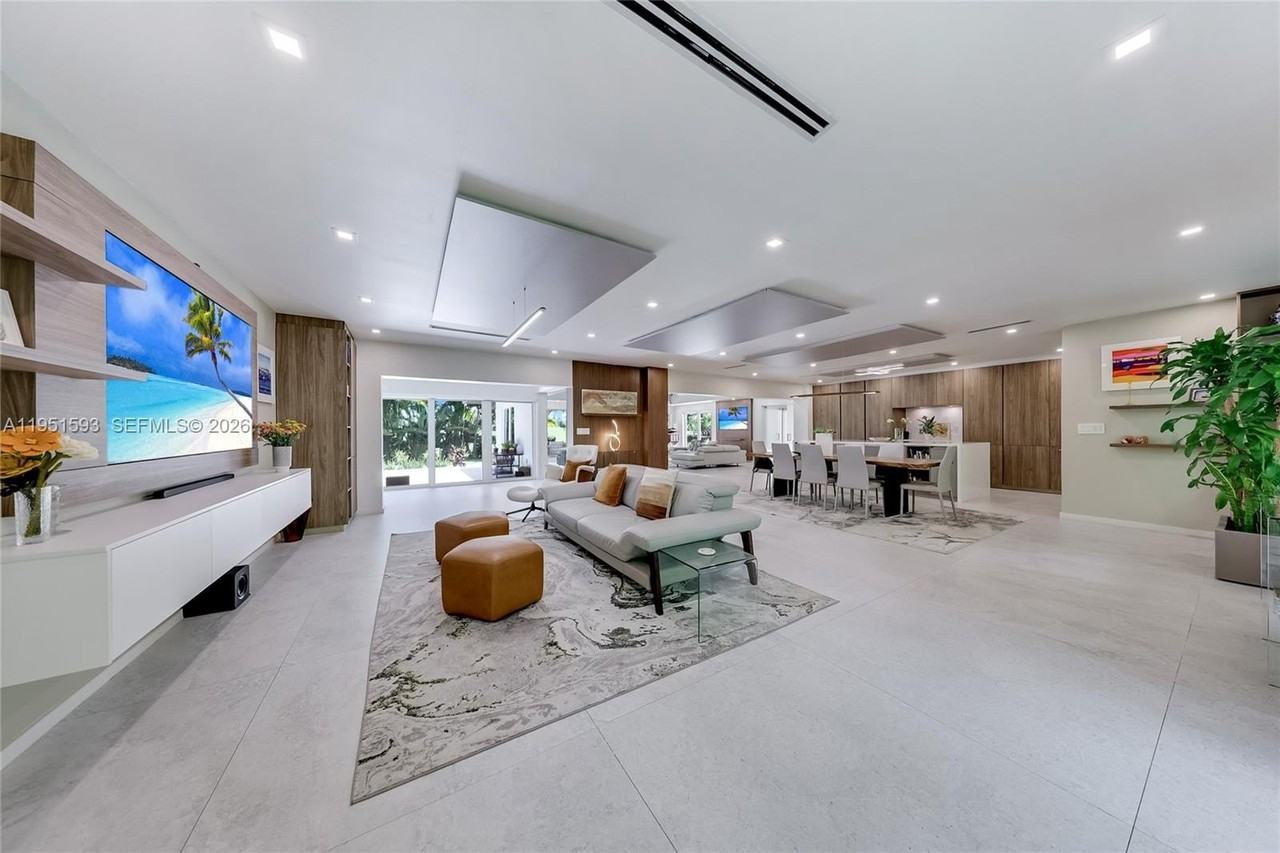 4144 Pinta Ct - Photo 2 of 48