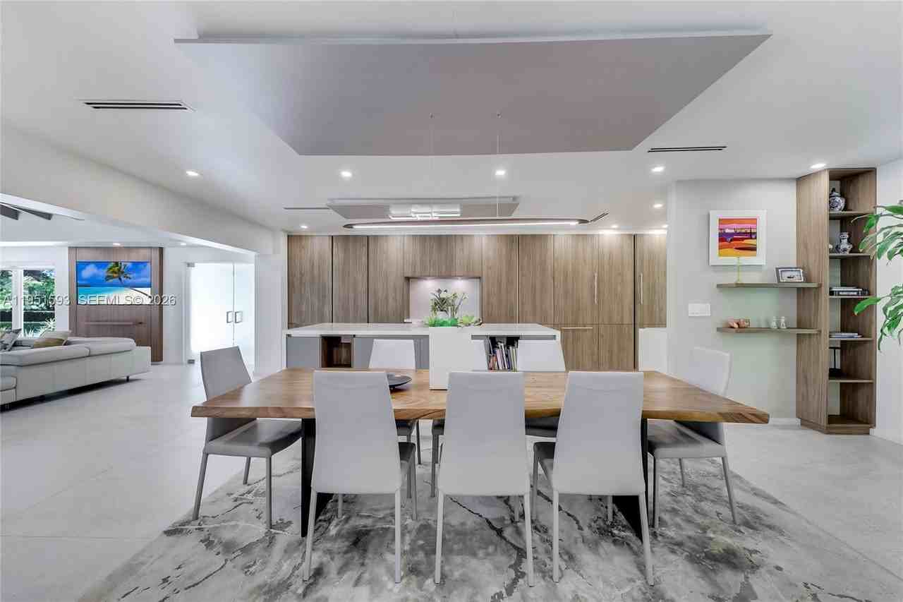 4144 Pinta Ct - Photo 5 of 48