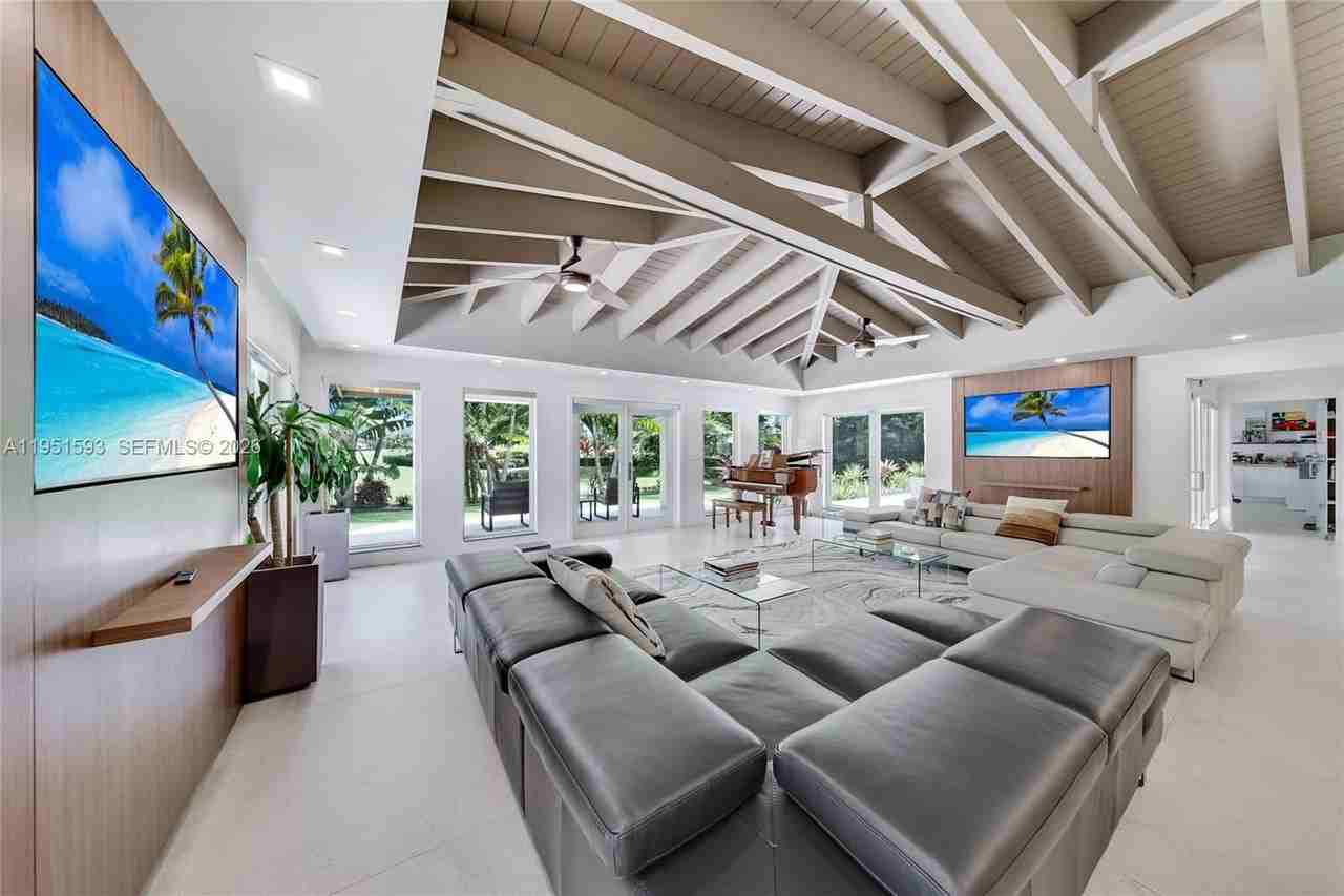 4144 Pinta Ct - Photo 6 of 48