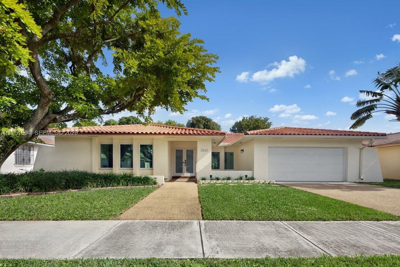 2045 Sw 125th Ct #2045 - Photo 2 of 29