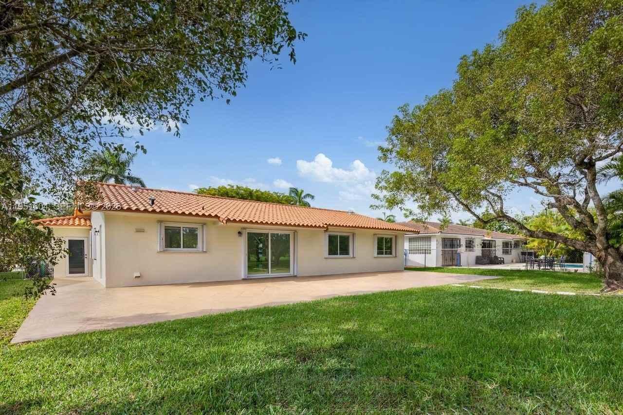 2045 Sw 125th Ct #2045 - Photo 4 of 29