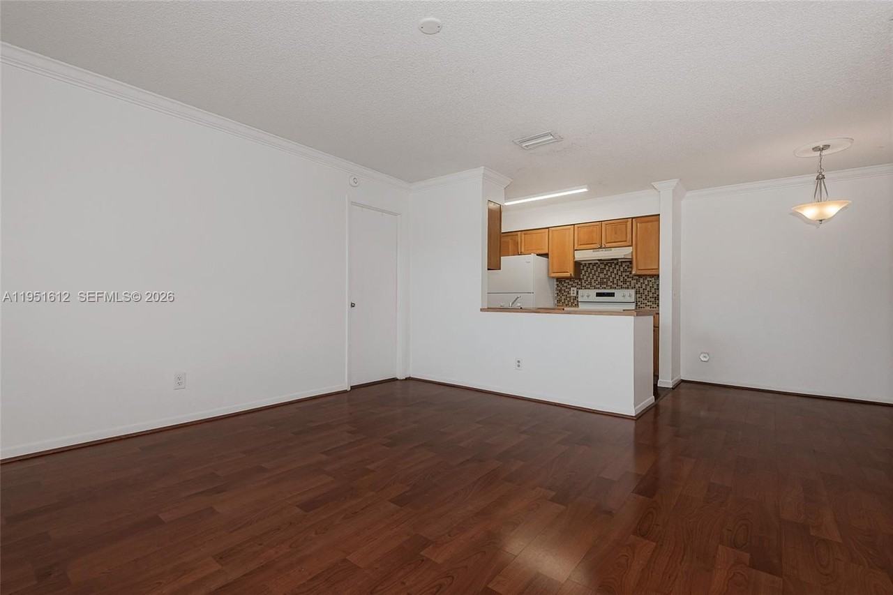 714 Nw 103rd Ter #202 - Photo 3 of 33