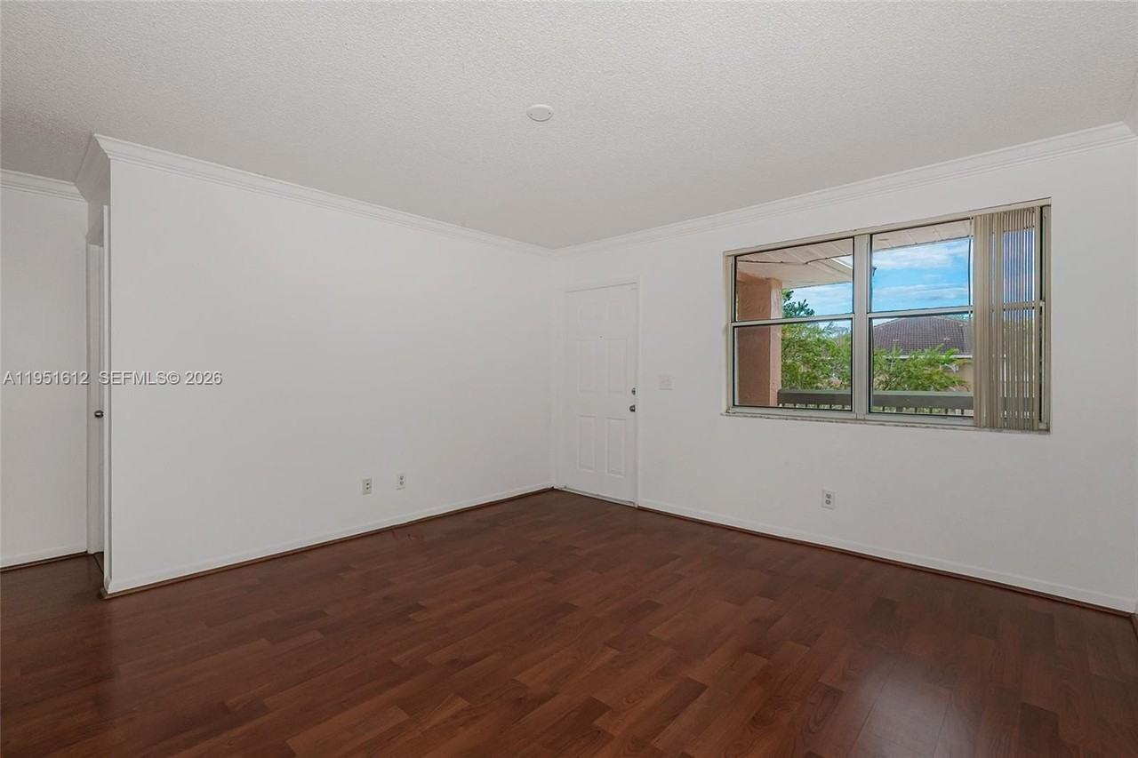 714 Nw 103rd Ter #202 - Photo 5 of 33