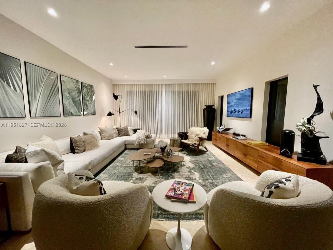 1443 W 21st St - Photo 2 of 17