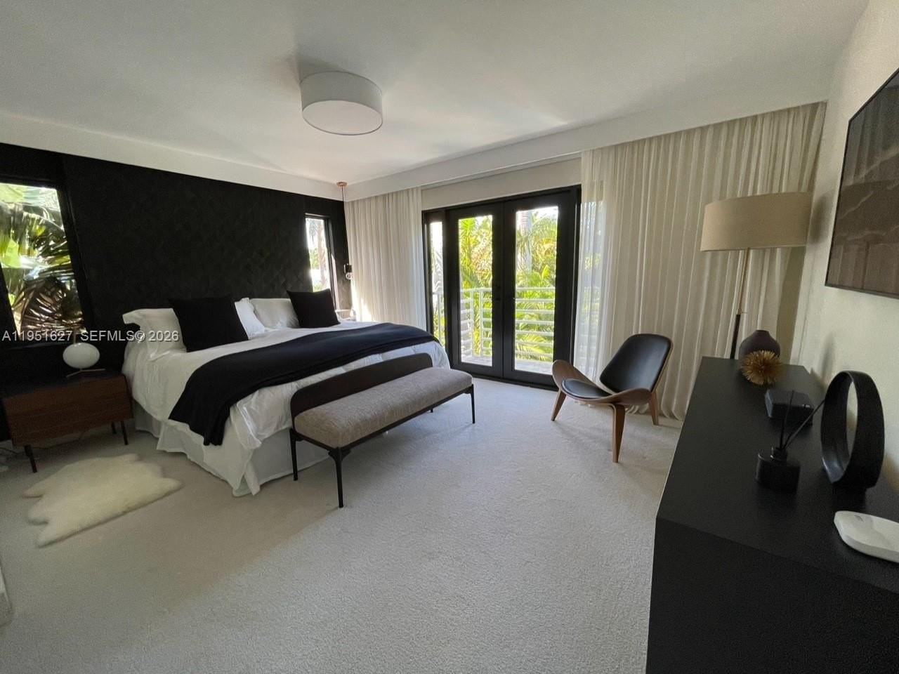 1443 W 21st St - Photo 5 of 17