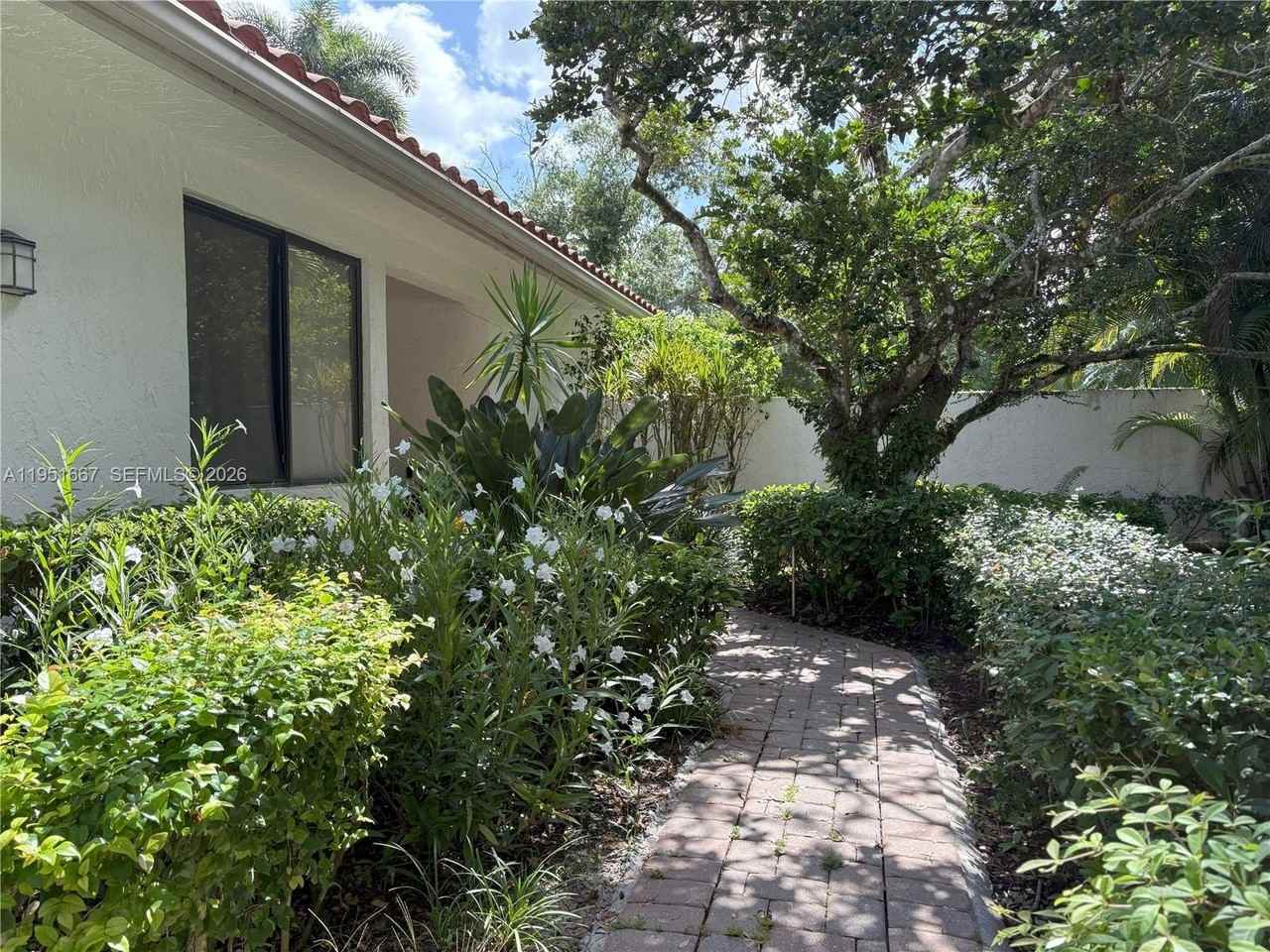 2538 Windsor Way Ct #NA - Photo 3 of 37