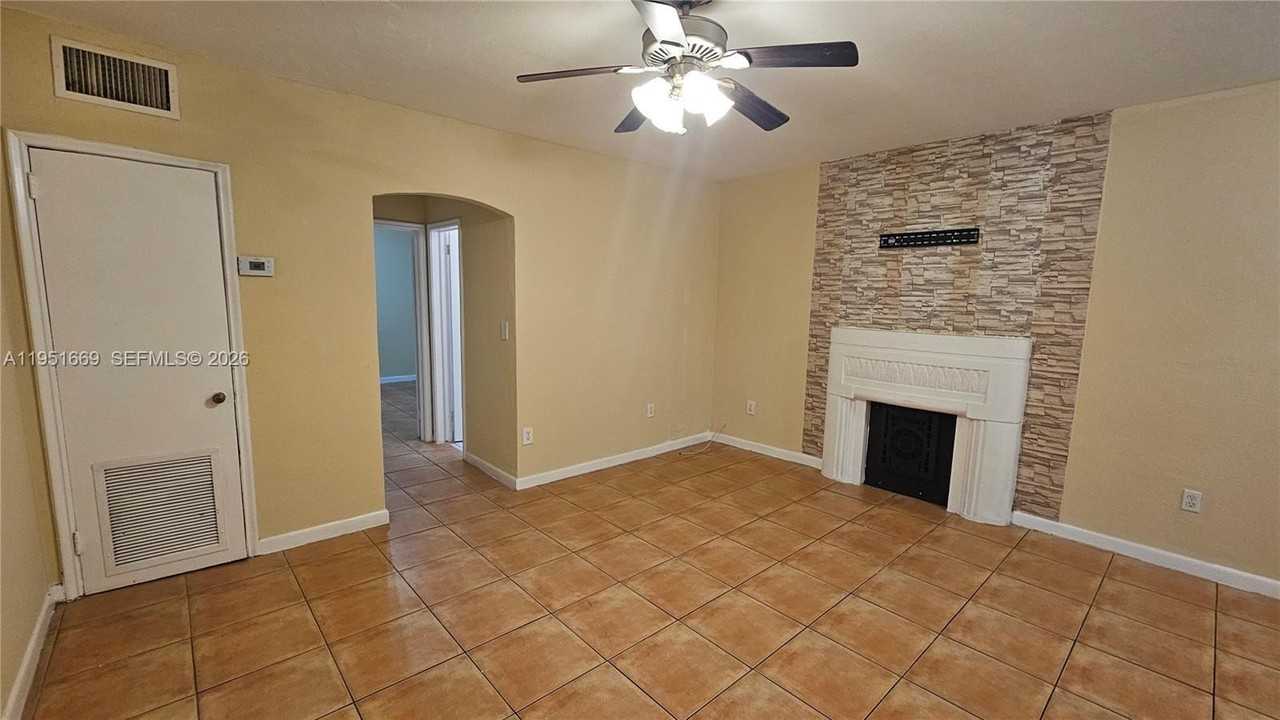 1848 Madison St #3 - Photo 2 of 11