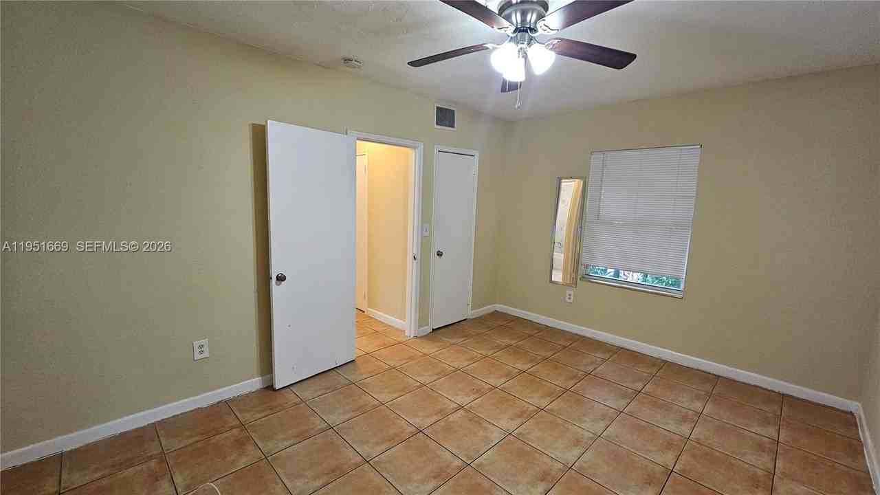 1848 Madison St #3 - Photo 6 of 11