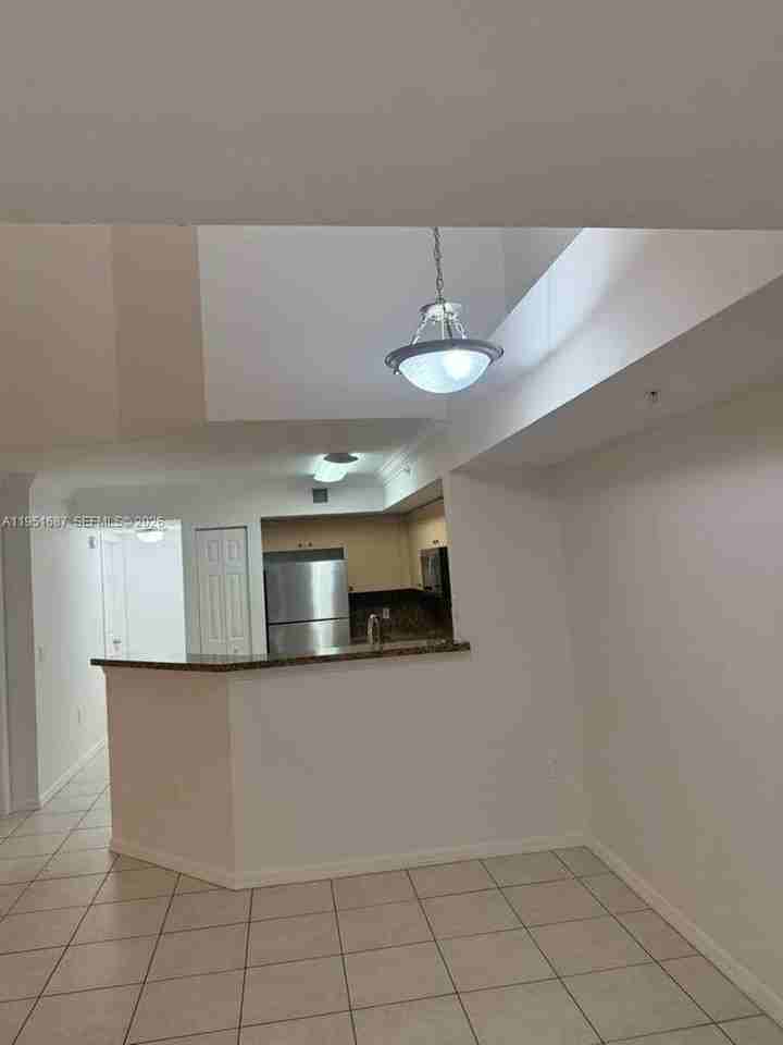 4211 San Marino Blvd #301 - Photo 3 of 26