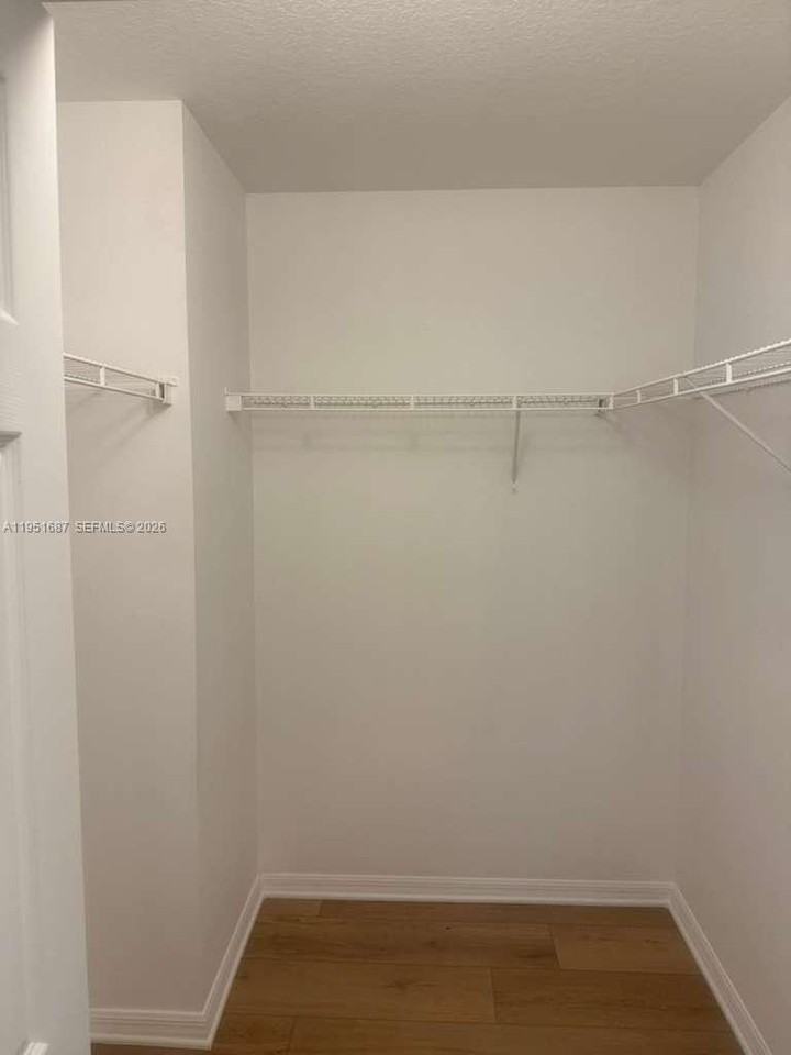 4211 San Marino Blvd #301 - Photo 5 of 26