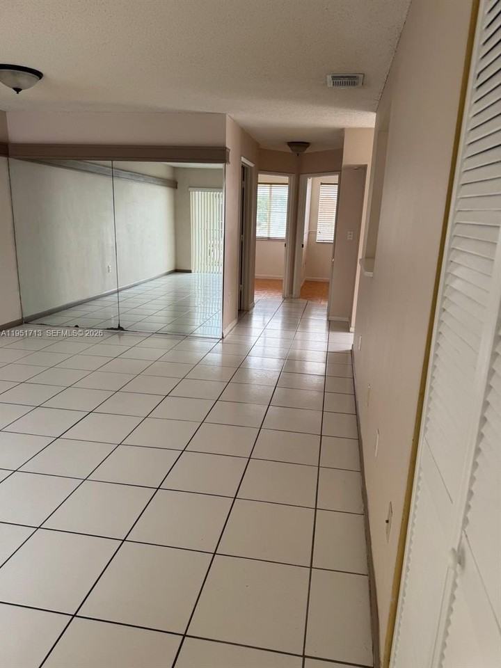 12527 Nw 11th Ln #204 - Photo 6 of 10