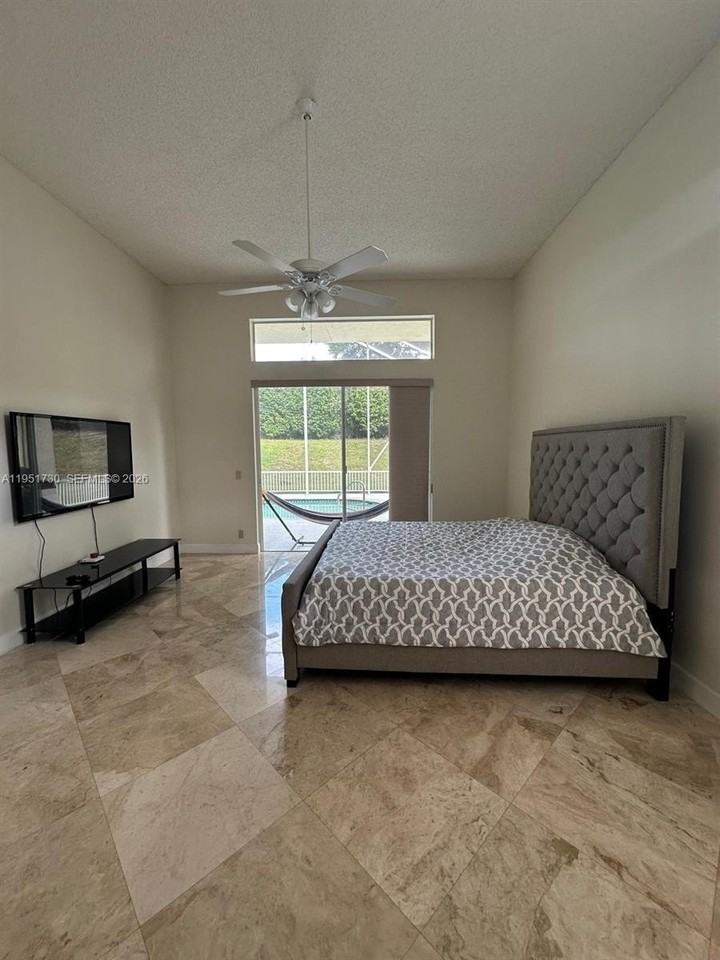 19922 Dinner Key Dr - Photo 4 of 18