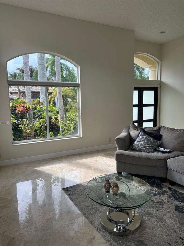 19922 Dinner Key Dr - Photo 5 of 18