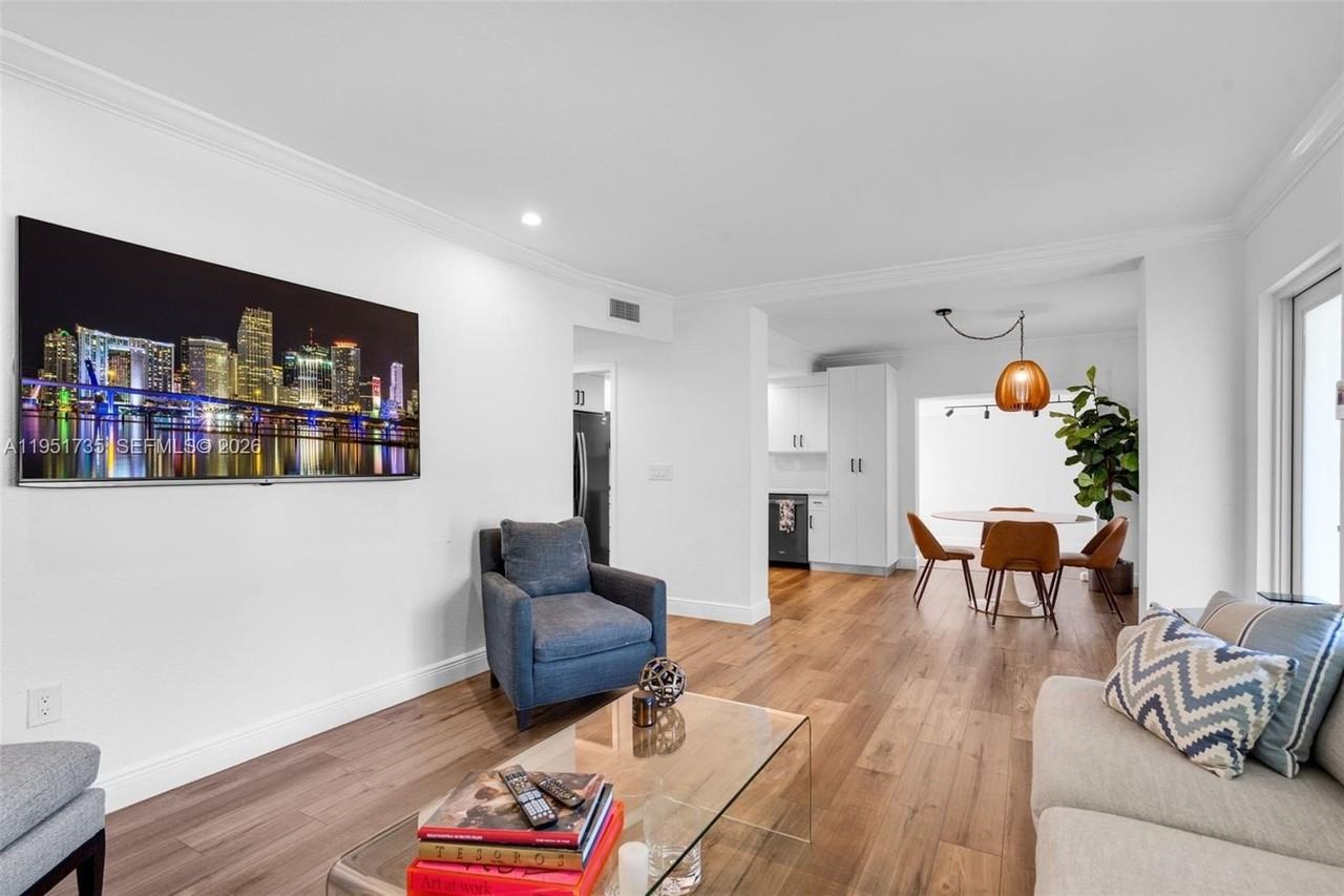 5930 Sw 47th St #0 - Photo 7 of 34