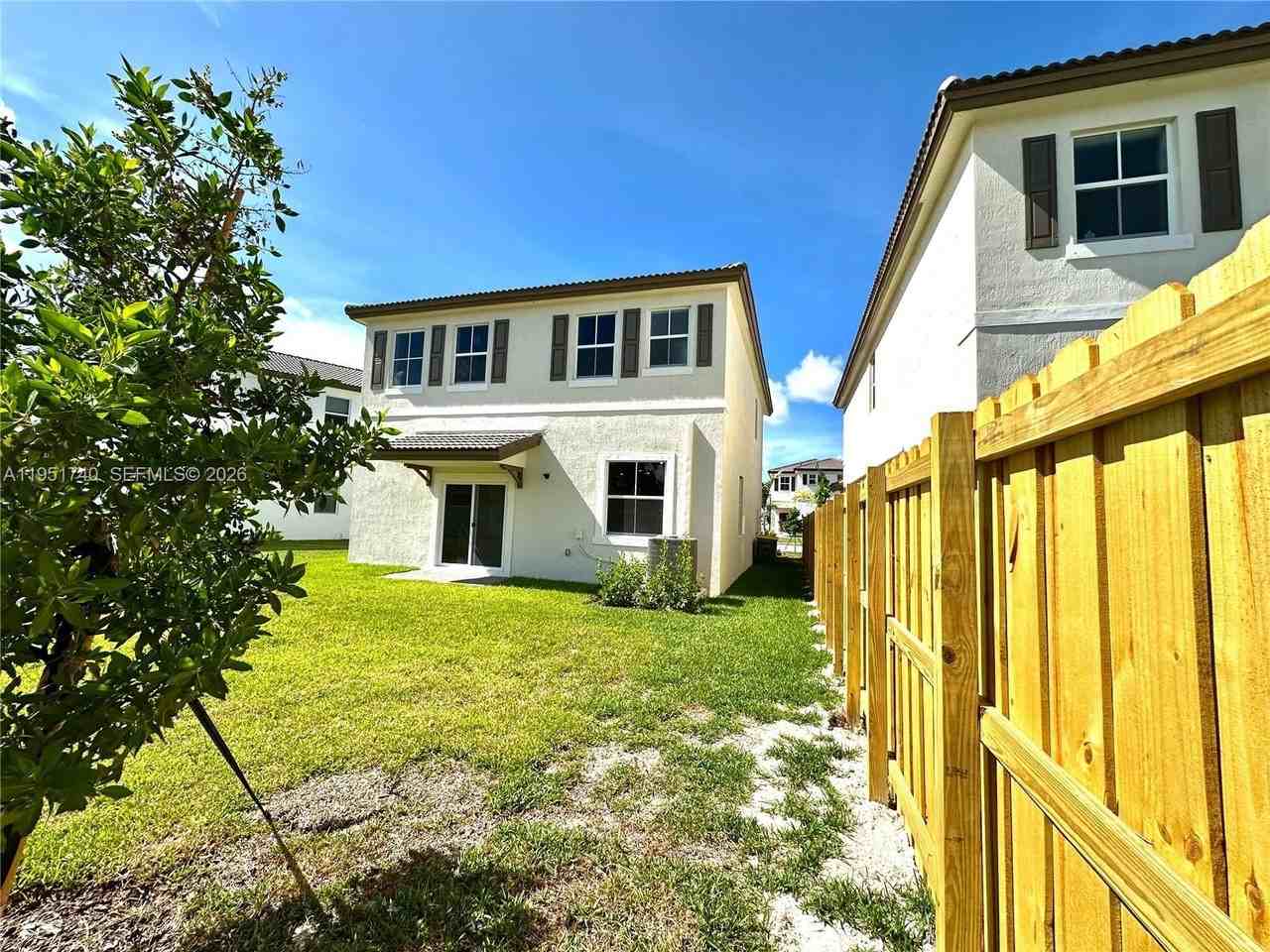 2657 Se 24th Ct - Photo 5 of 26