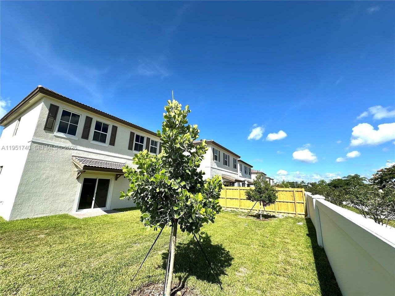 2657 Se 24th Ct - Photo 7 of 26