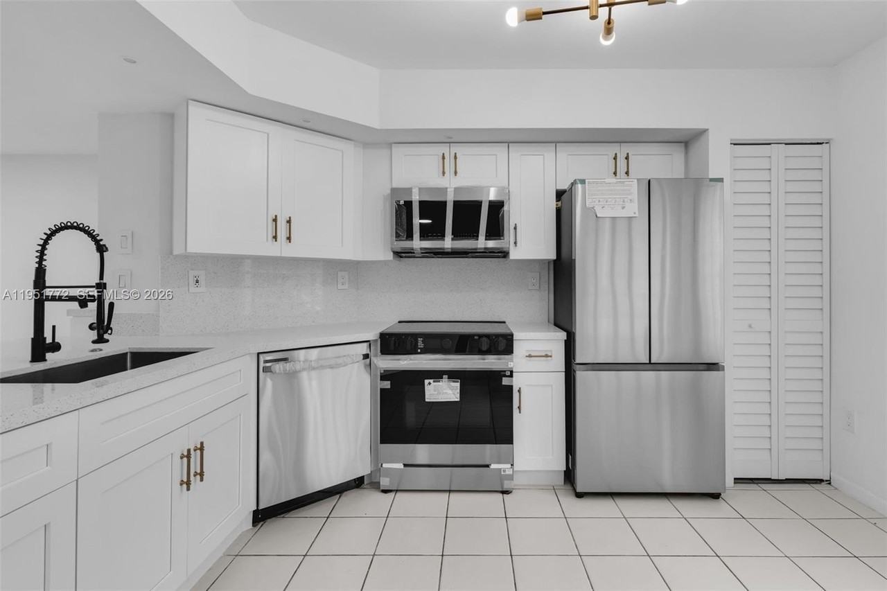 8811 Sw 130th Pl #204 - Photo 2 of 21