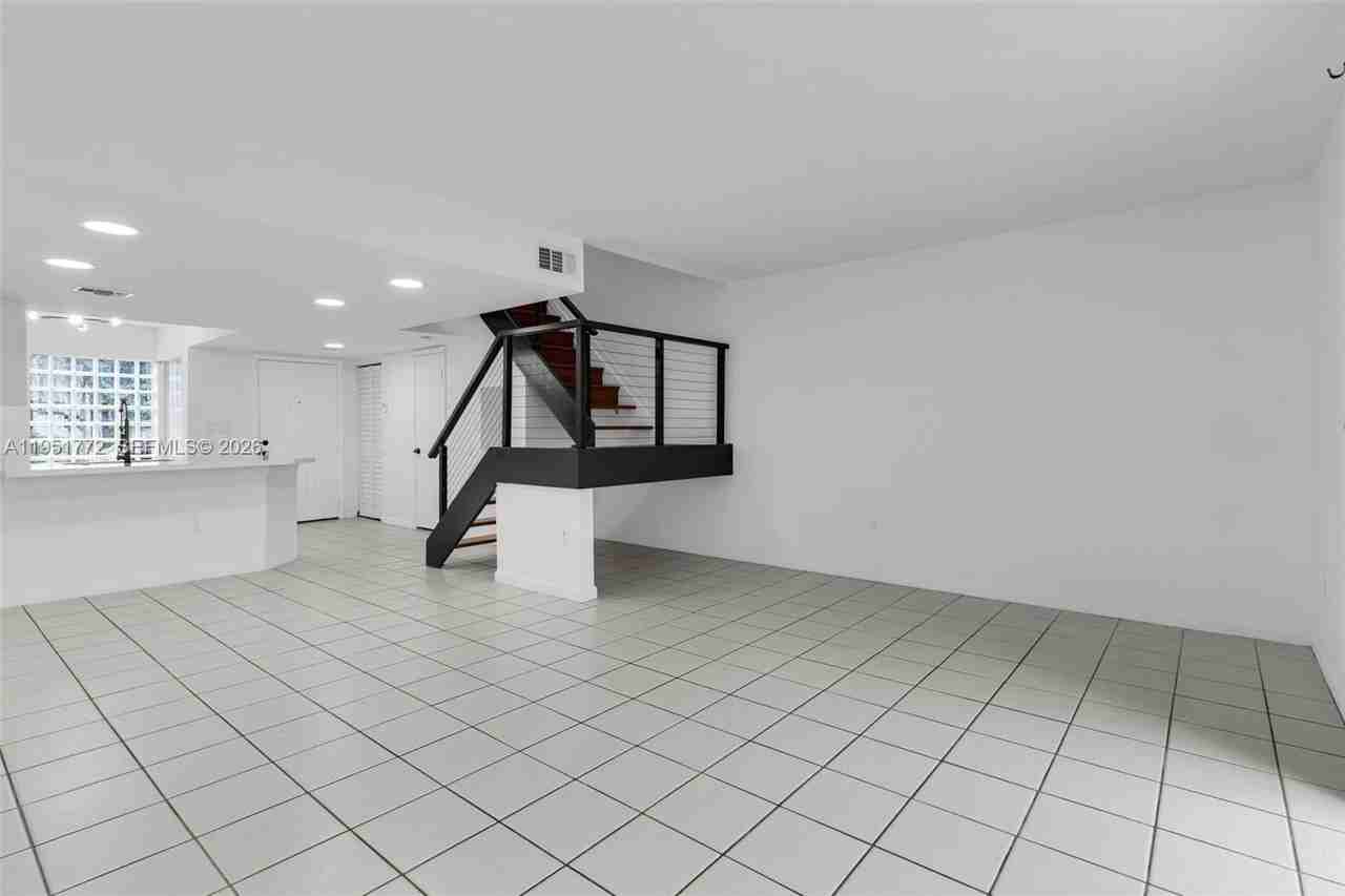 8811 Sw 130th Pl #204 - Photo 4 of 21