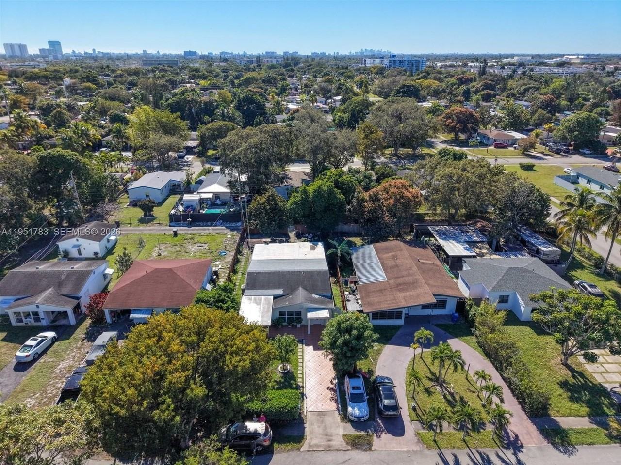 1624 Ne 175th St - Photo 4 of 47