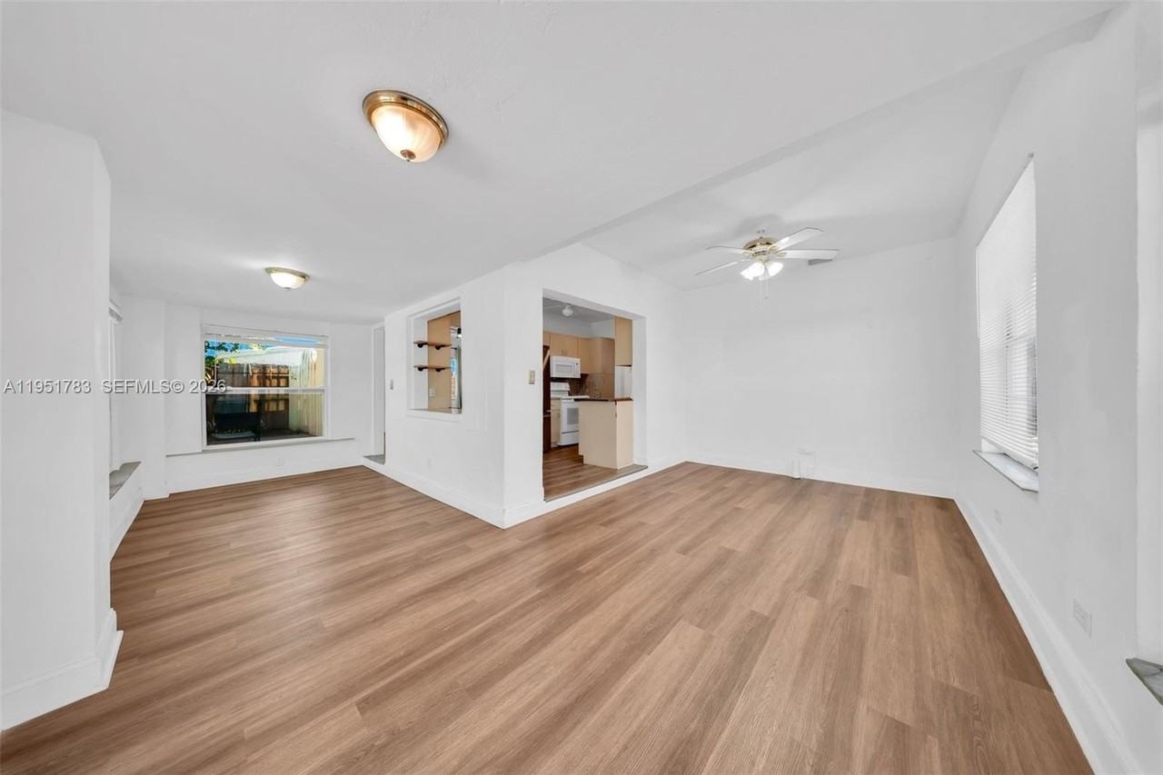 1624 Ne 175th St - Photo 7 of 47