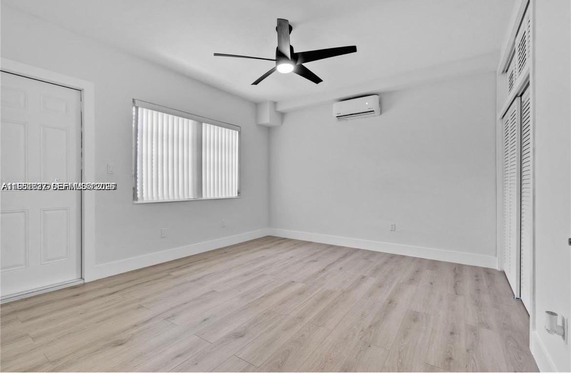 520 79th St #3 - Photo 4 of 11