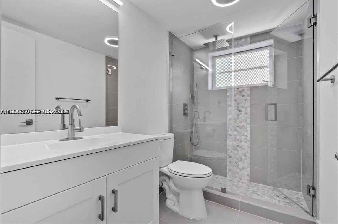 520 79th St #3 - Photo 5 of 11