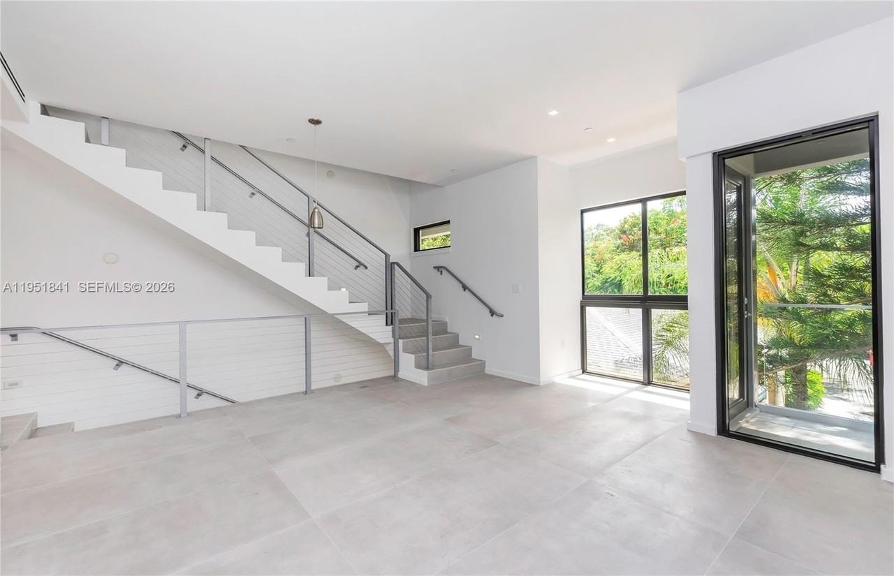 3264 Bird Ave - Photo 6 of 24