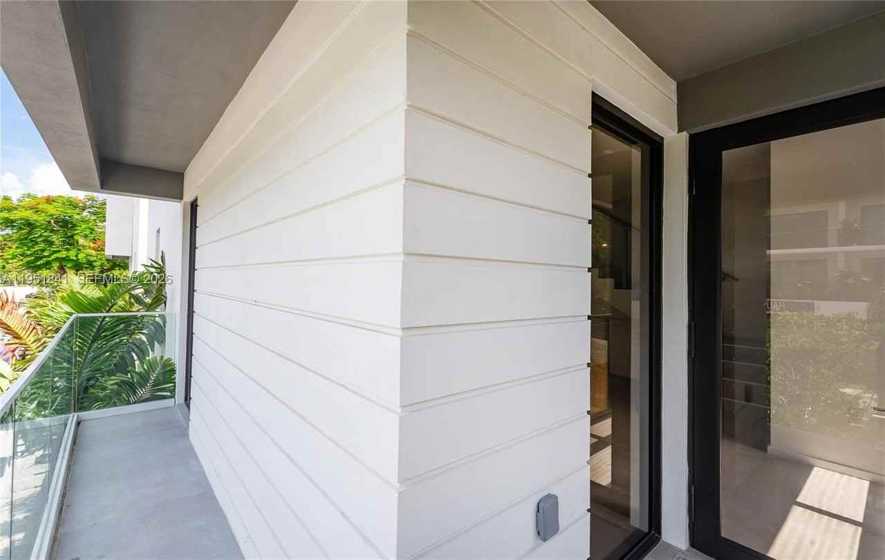 3264 Bird Ave - Photo 7 of 24