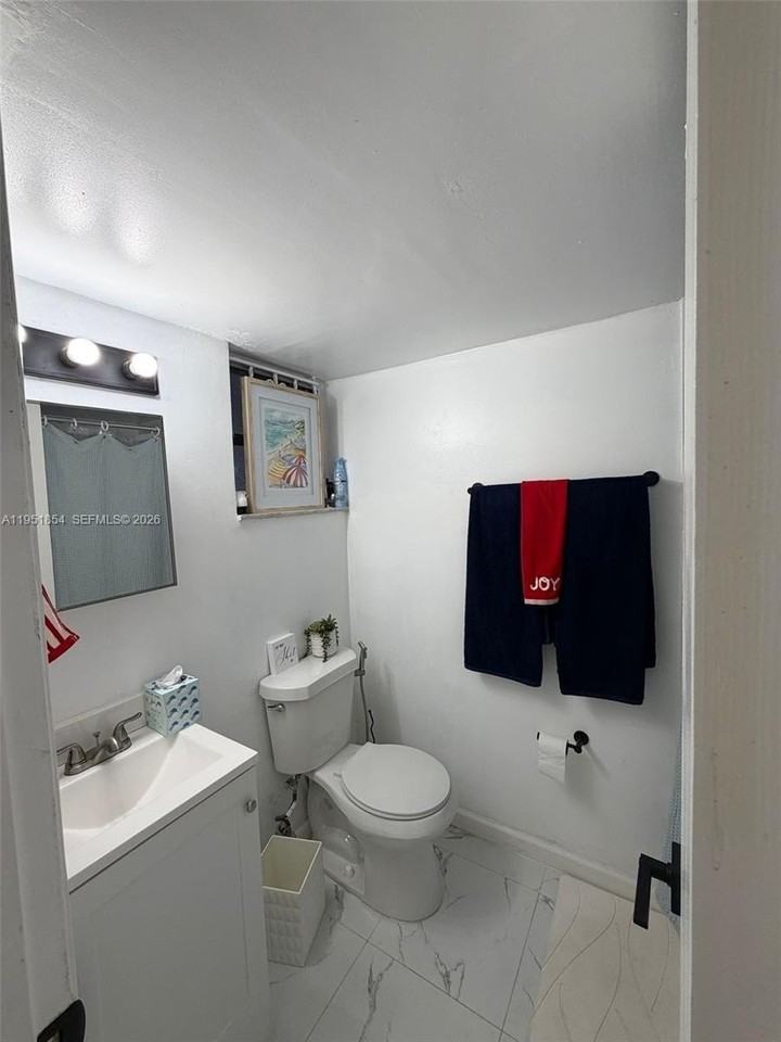 8841 W Flagler St #113 - Photo 5 of 5