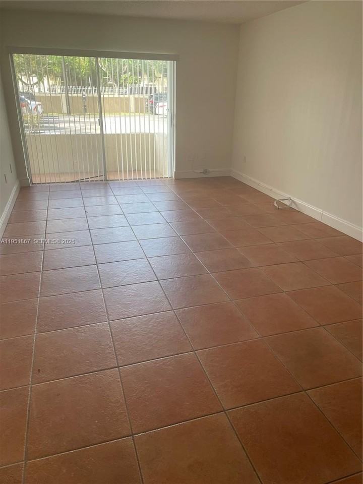 7785 Sw 86th St #E123 - Photo 2 of 11