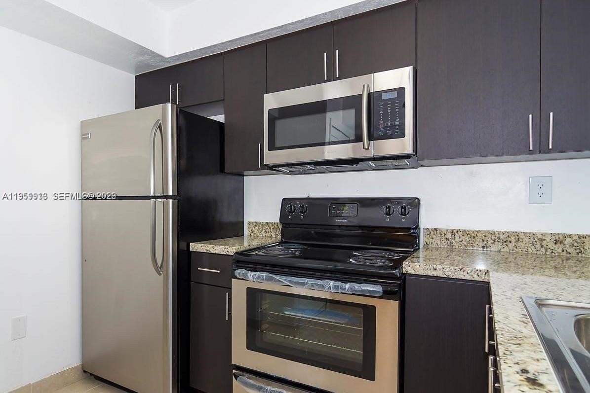 11750 Sw 18th St #122-1 - Photo 4 of 6