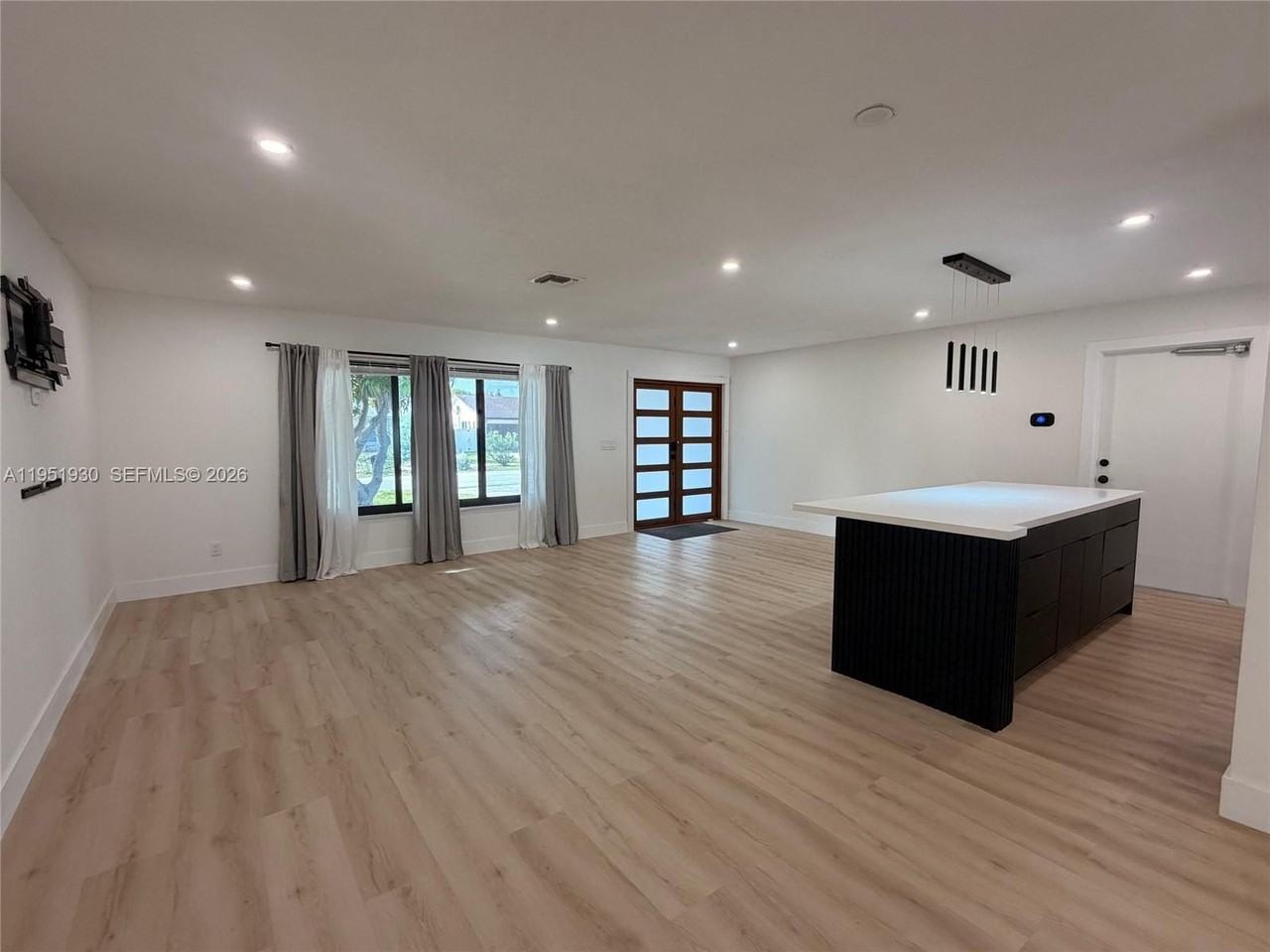 1462 Sw 25th Ave #0 - Photo 4 of 47