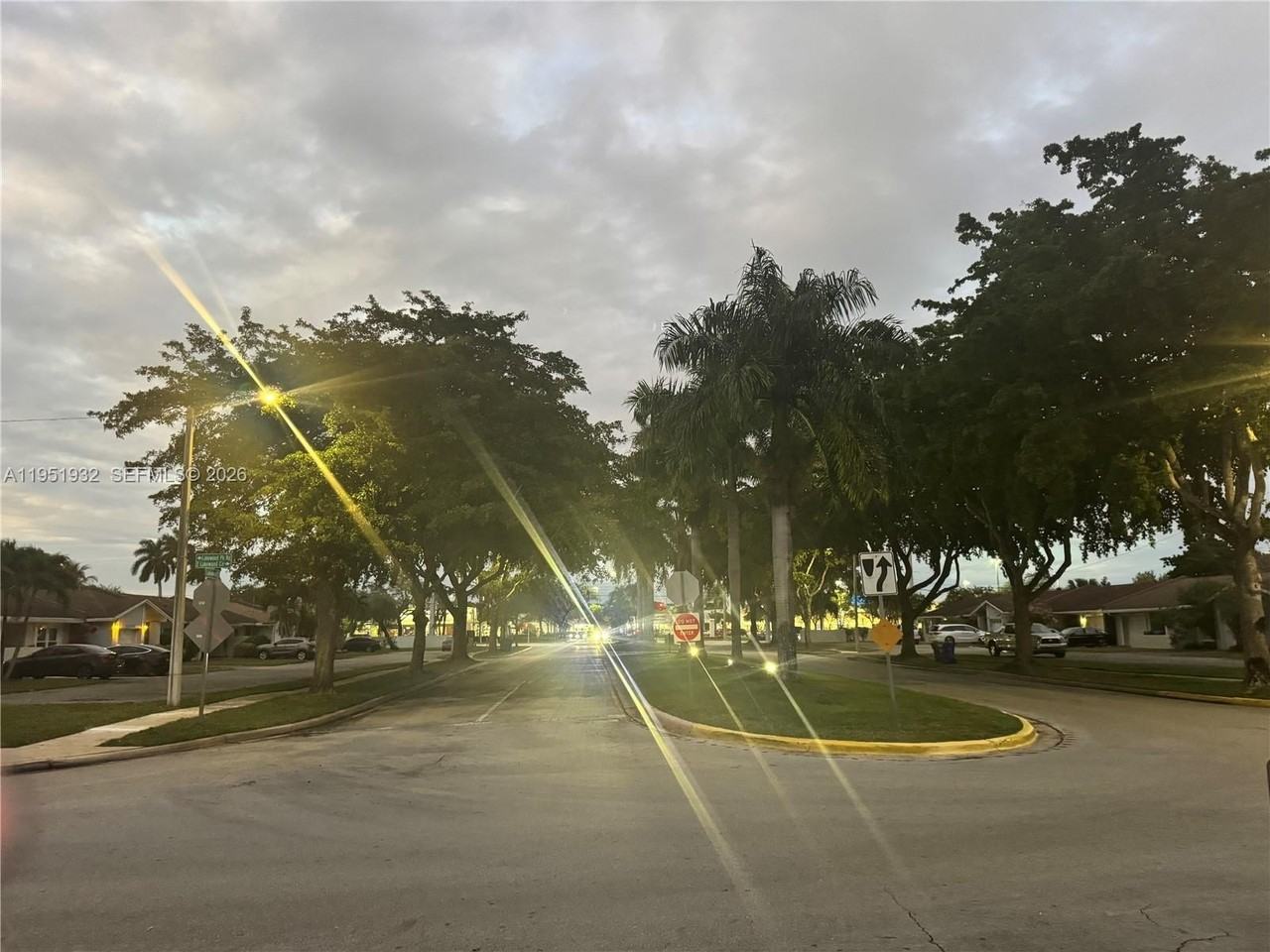 5482 Lakewood Cir S #B - Photo 4 of 26