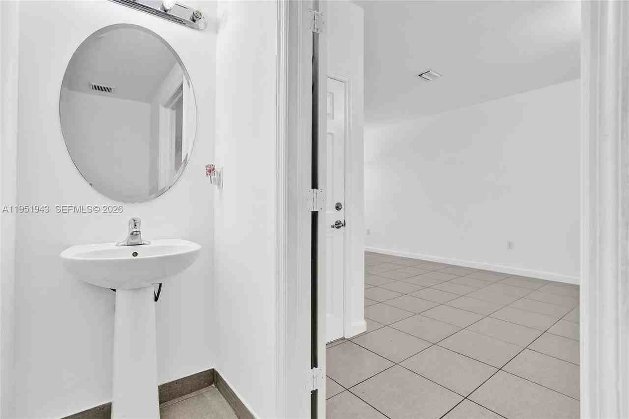 25342 Sw 115th Ave #1 - Photo 5 of 45