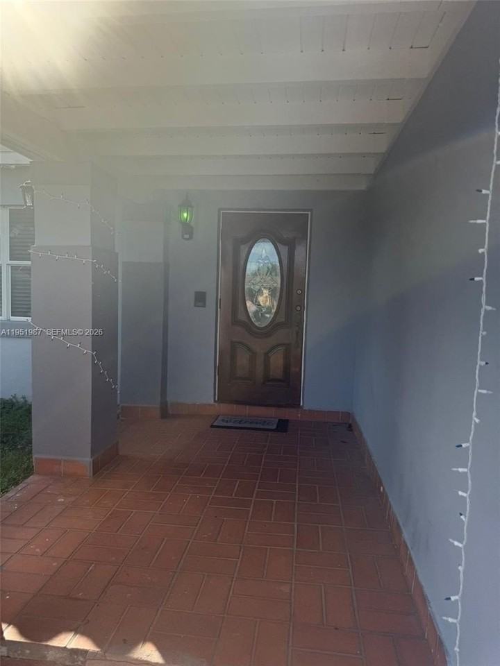 1750 Sw 137th Ct - Photo 4 of 28