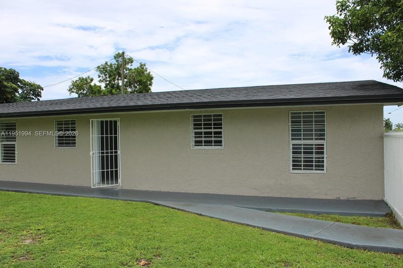 11535 Sw 224th St #2 - Photo 4 of 22