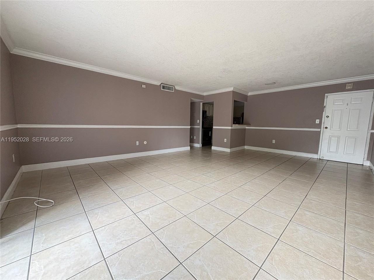 9453 Sw 76th St #S7 - Photo 3 of 22