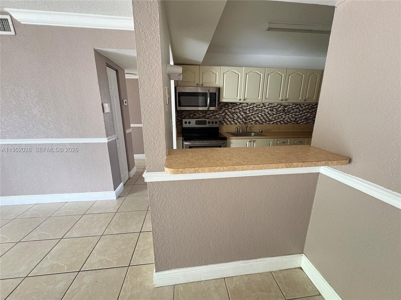 9453 Sw 76th St #S7 - Photo 4 of 22