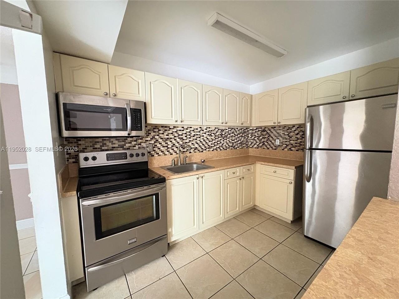 9453 Sw 76th St #S7 - Photo 5 of 22