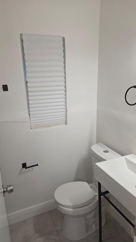 855 Nw 3rd Ter #2 - Photo 5 of 8